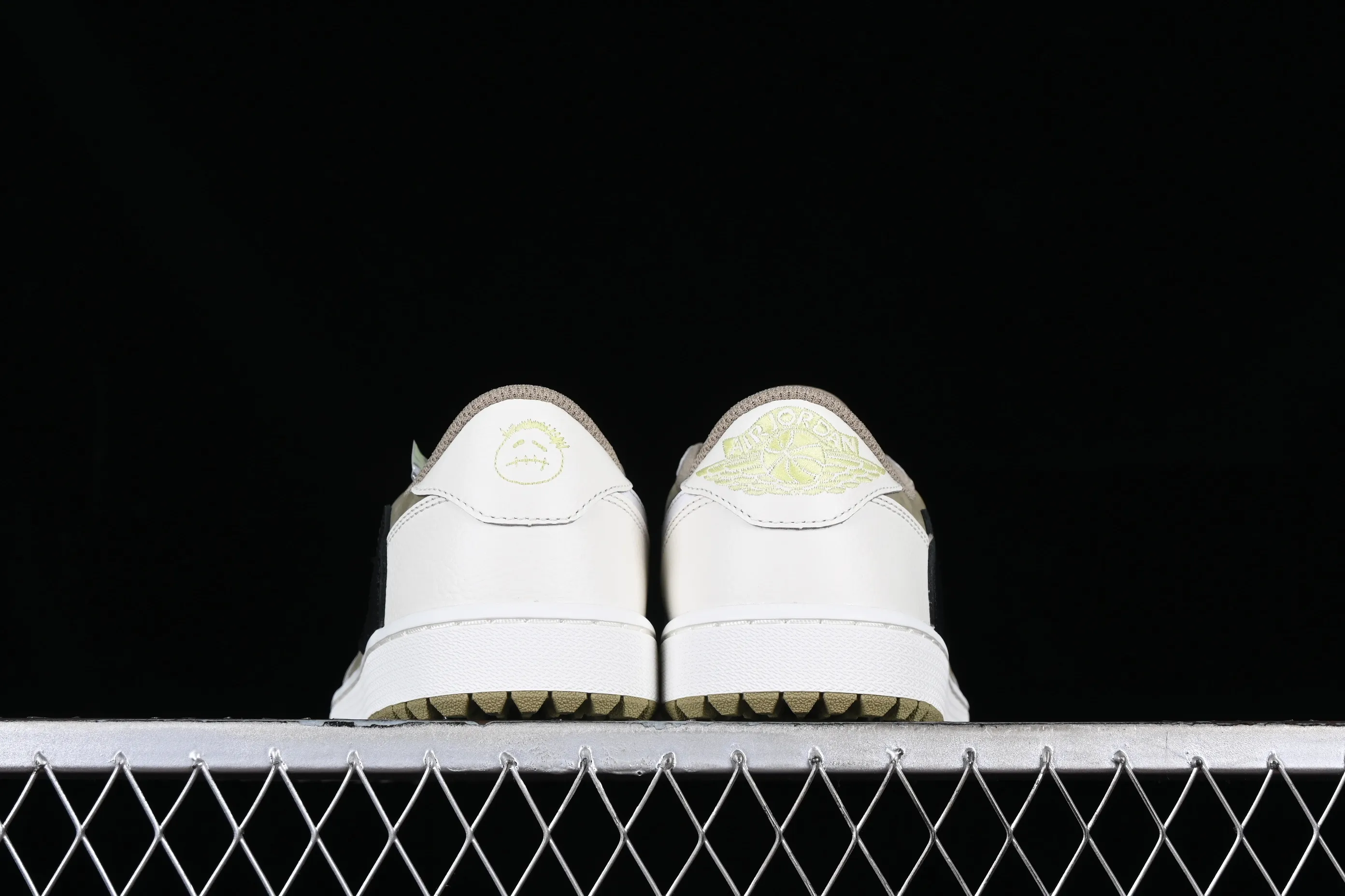 All Categories Air Jordan Jordan Series Basketball Shoes Air Jordan 1 Low LW Version Travis Scott x Air Jordan 1 Low G NRC AJ1 Joe 1 Joint Undercut FZ3124-200
